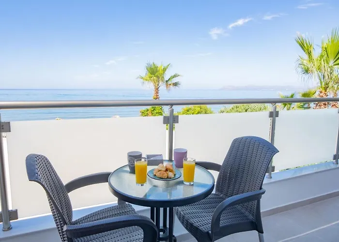 Queen Mary Beachfront Studios