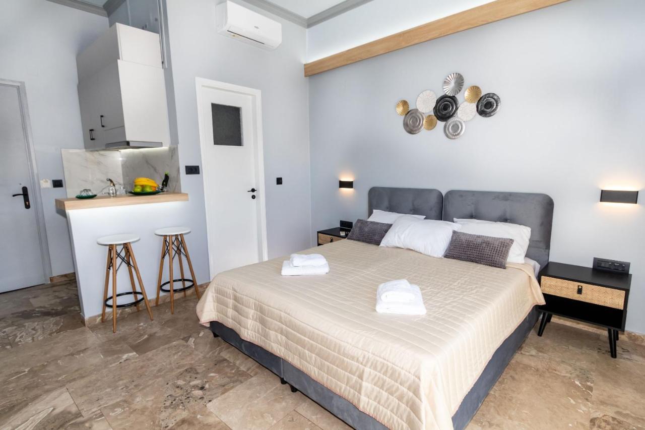 Apartment Queen Mary Beachfront Agia Marina (Crete)